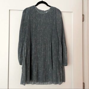 Stunning Aritzia Wilfred Daydreamer Mini Dress. Size M